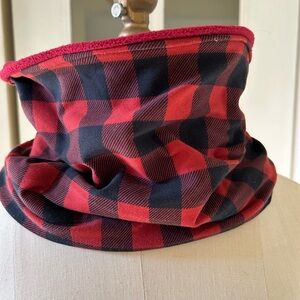 Go Scarf Free!Red and Black Plaid Fleece Neckwarmer. New with tags. One size.